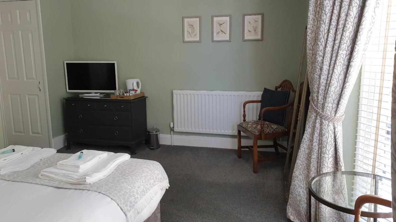 Large Double Room En-Suite First Floor