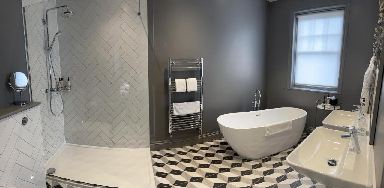 Double Room Bath