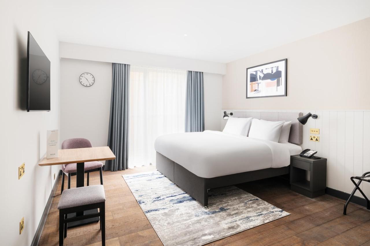 Deluxe King Studio Suite