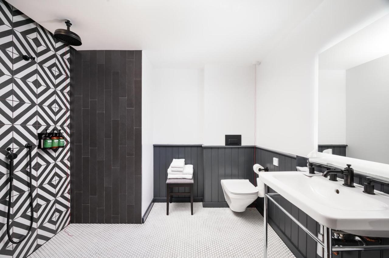 Studio Queen Suite - Accessible