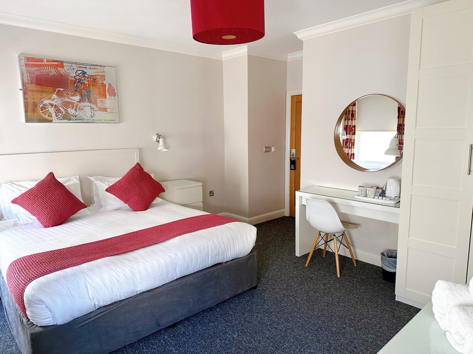 King Room Partial Sea View