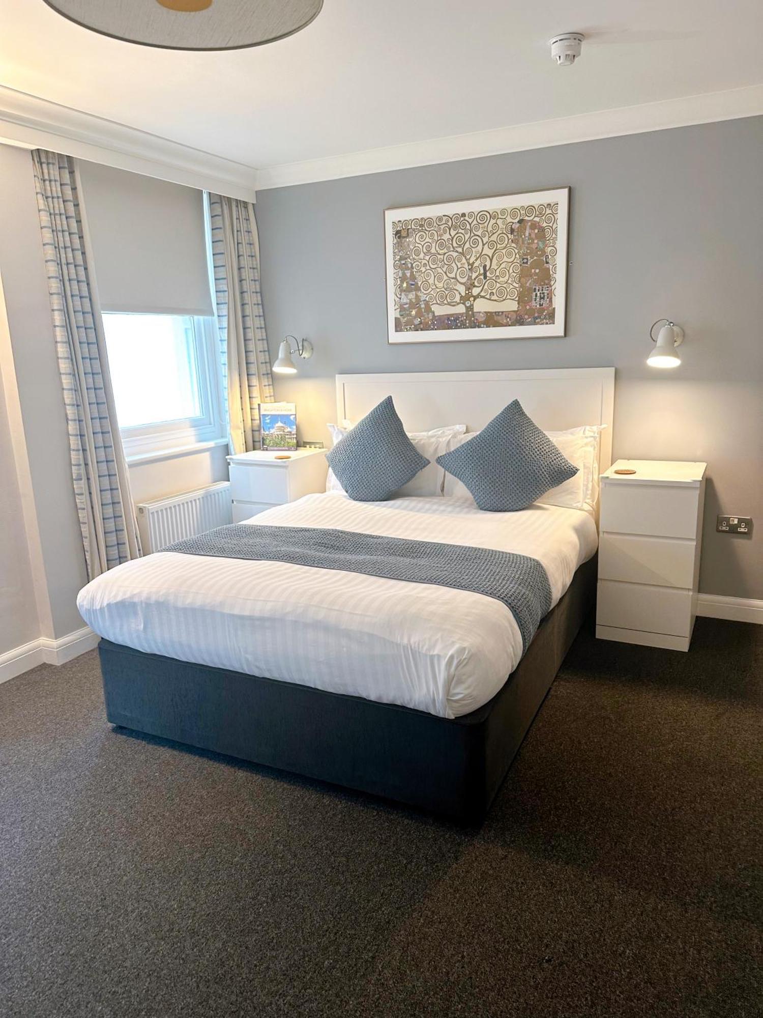 King Room Partial Sea View