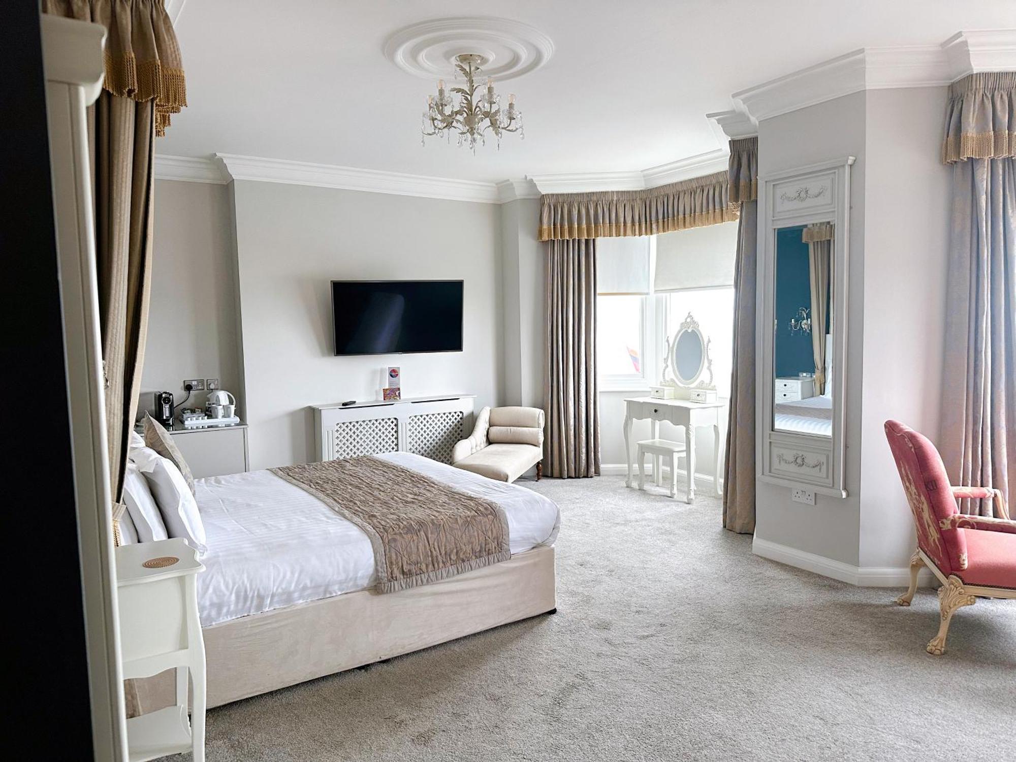 Superior King Room Sea View