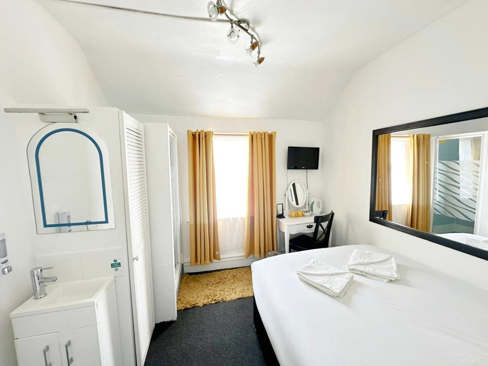 Double Room Shower