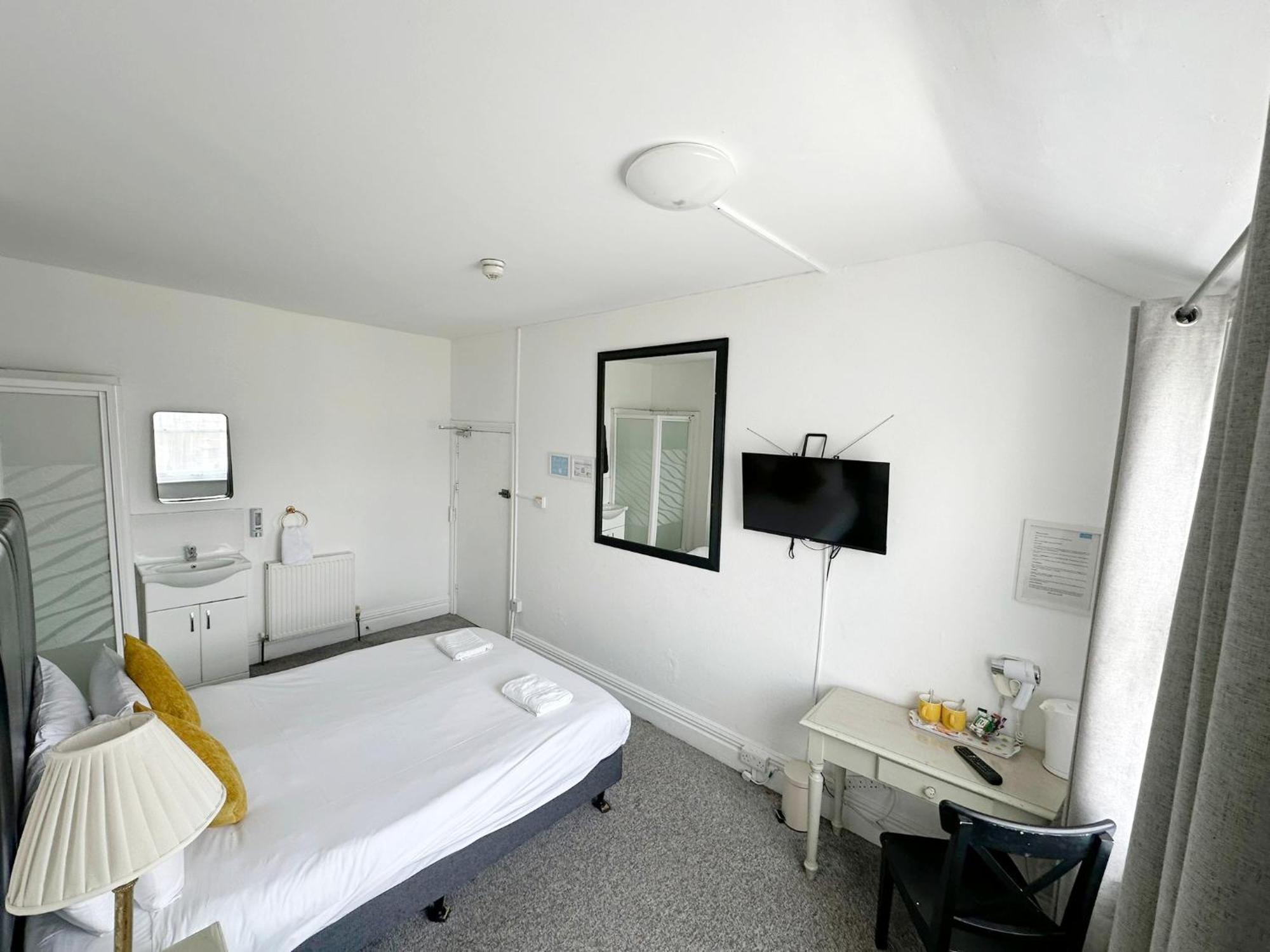 Double Room Shower