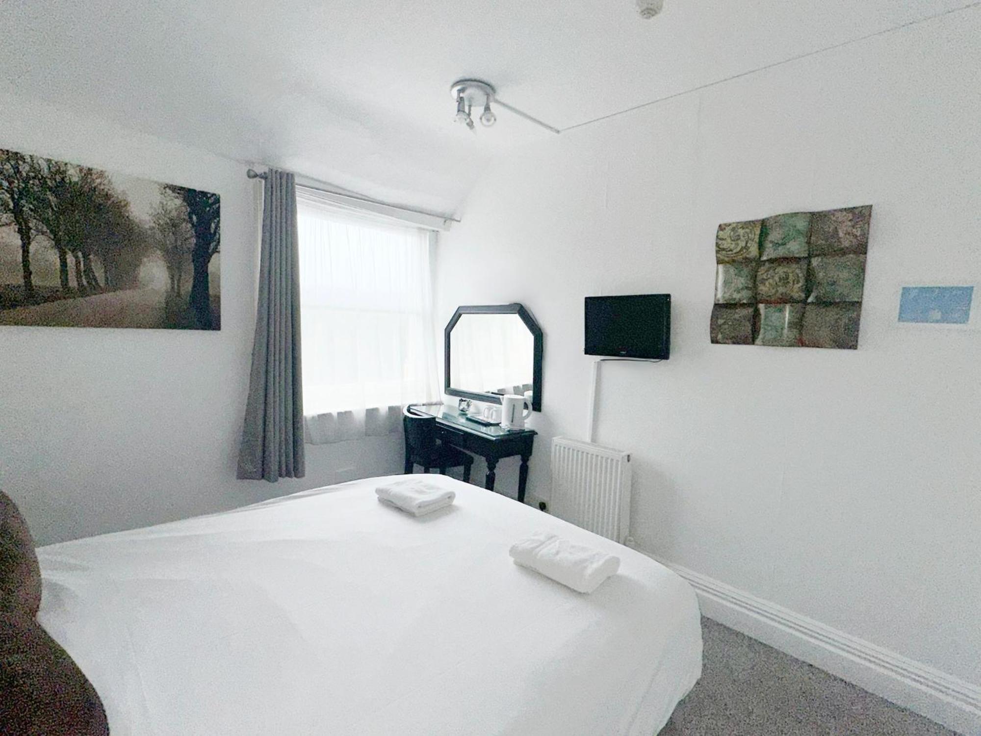 Double Room Shower