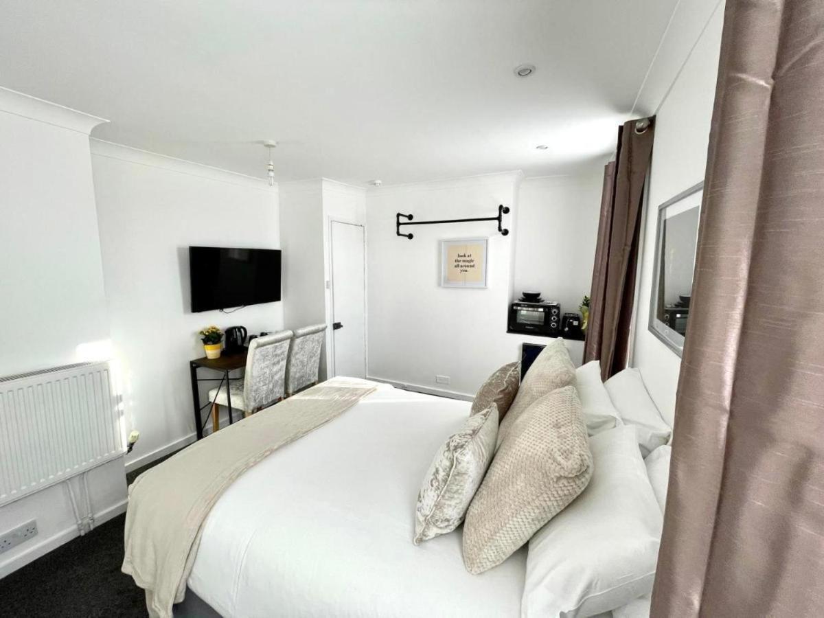 Deluxe Double Room with Shower
