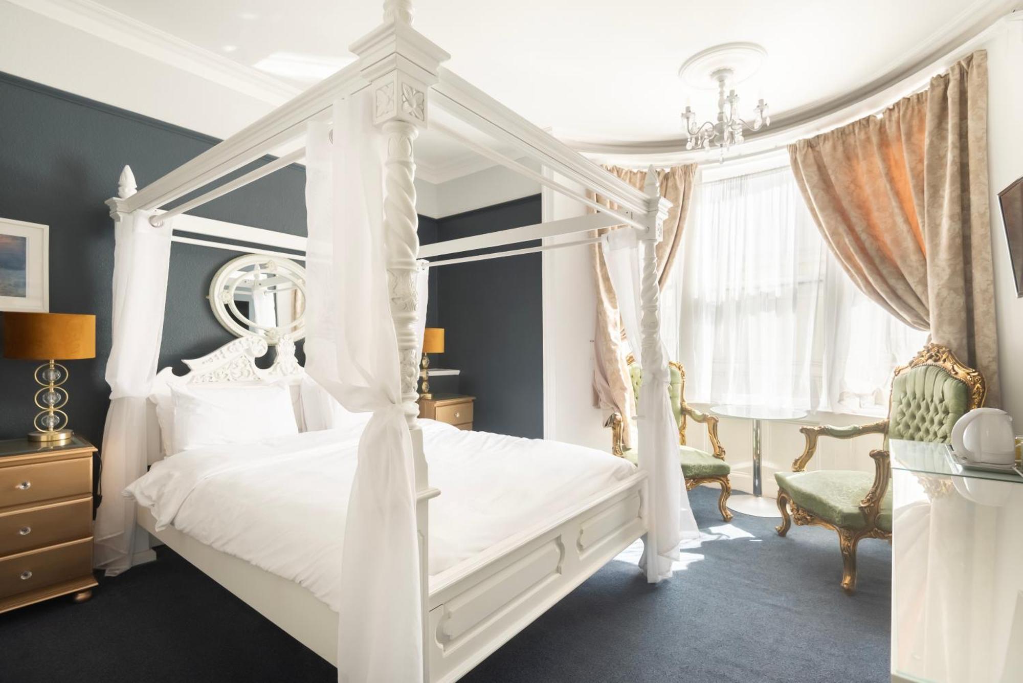 King Room,1766471117:JPEG