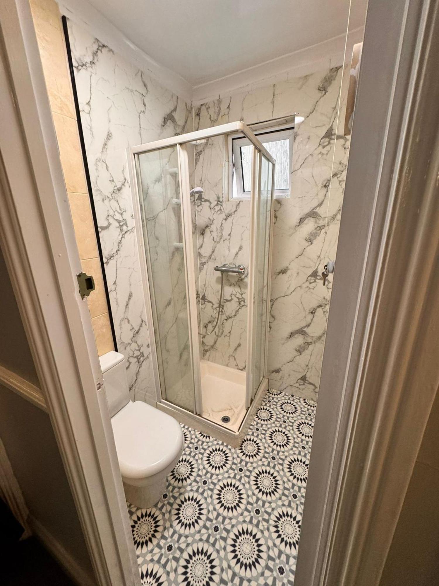 Single Room with Private External Bathroom