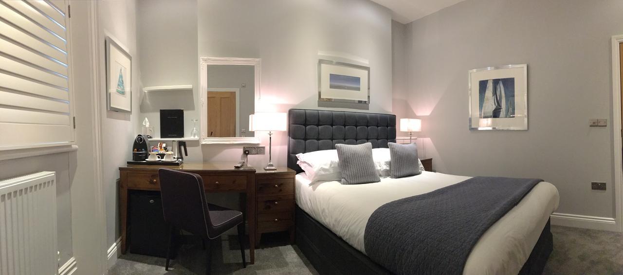 Small King Room Sea View