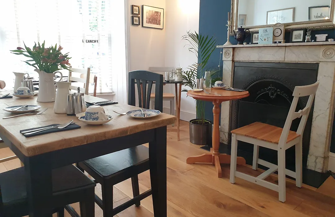 Starlings Guest House-1
