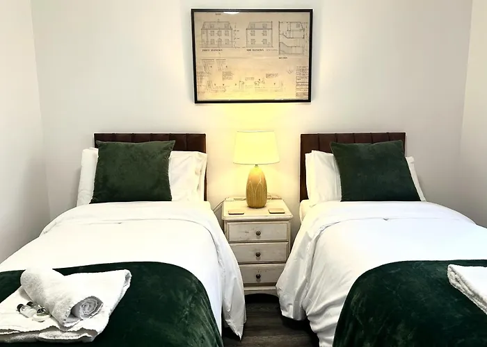 Guest And The City - Group Bookings Brighton