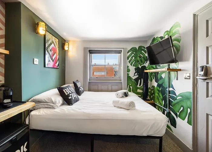 Blok-74 Hotel Brighton