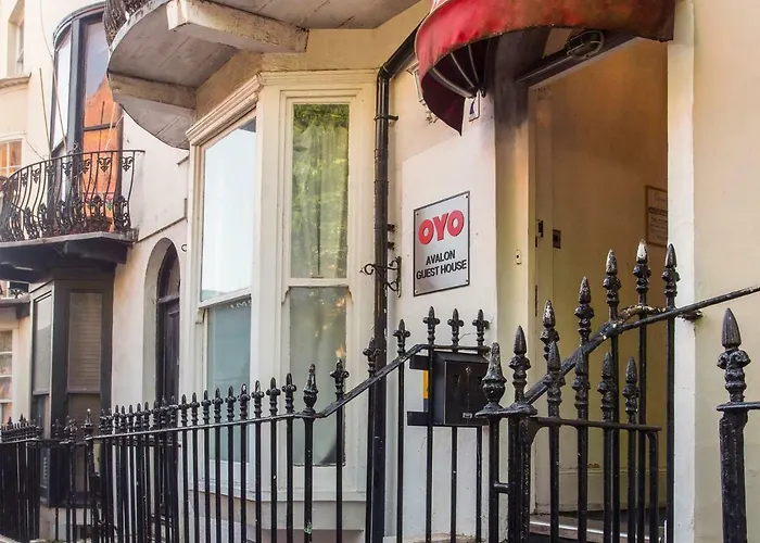 Oyo Avalon Lifestyle Guest House Brighton